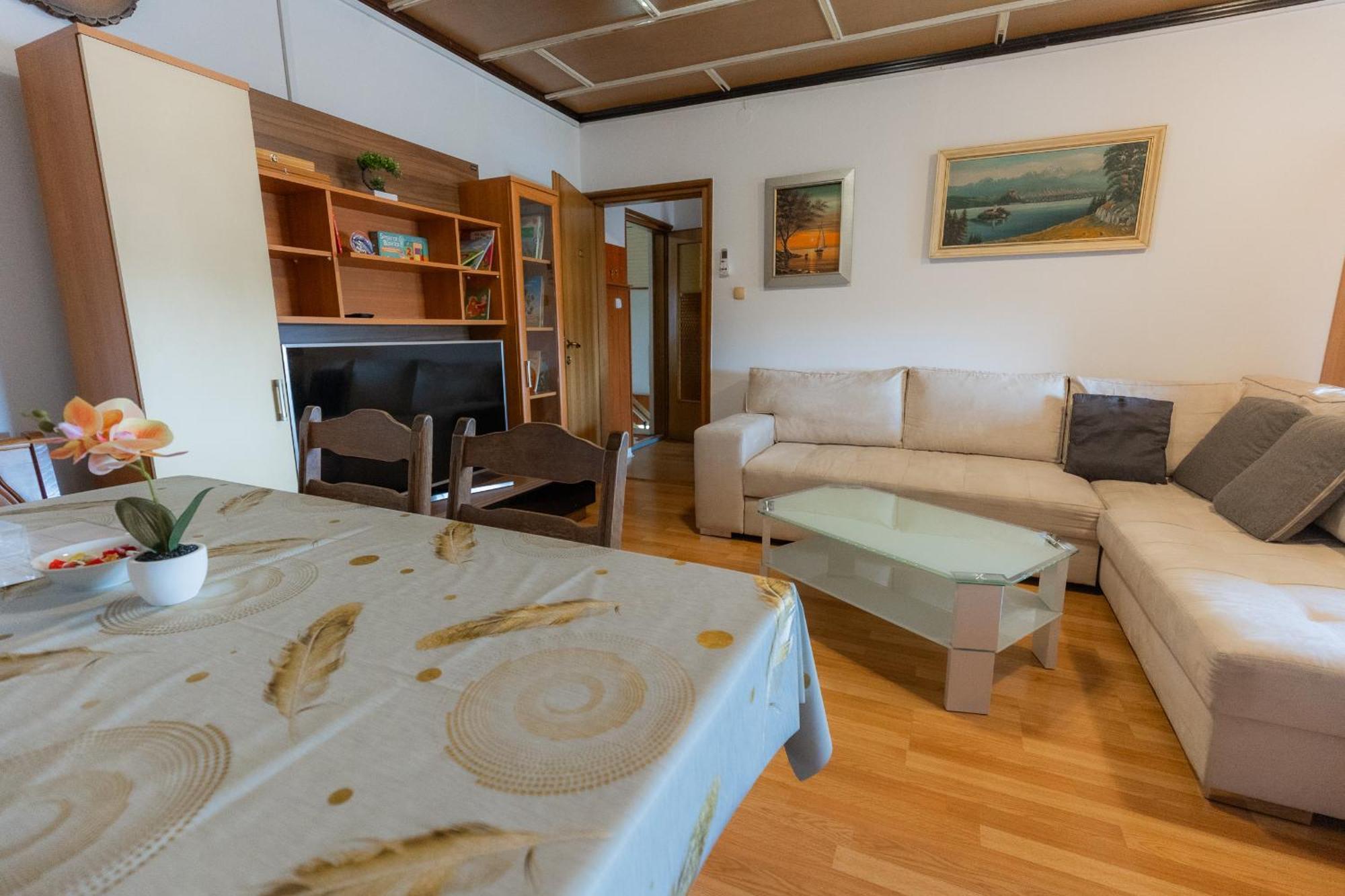 Rooms Kozarje Liubliana Exterior foto